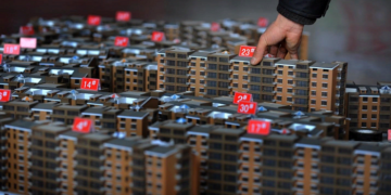 The real estate market and the transition to non-cash payments