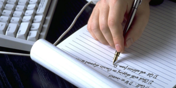 Наукові публікації: як вони впливають на науковий розвиток та як замовити відповідну послугу