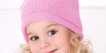 Как выбирать демисезонные трикотажные шапки для девочек