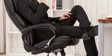 Особенности выбора офисных кресел: на что обратить внимание в первую очередь