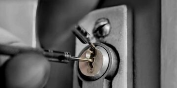 Профессиональные услуги вскрытия замков в Днепре от компании MYKEY