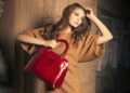 Choosing a handbag for a holiday: types and selection criteria