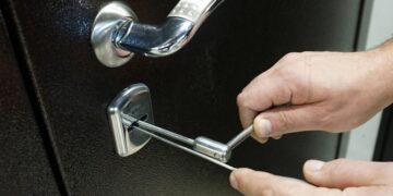 Особенности и основные правила вскрытия входных дверей