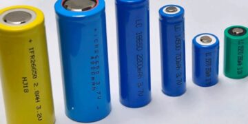 Литиевые батареи: преимущества технологии «SMART BMS INVERTER»