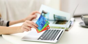 Онлайн кредит на картку: все, що потрібно знати перед оформленням