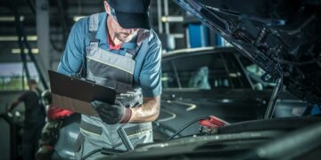 A team of professionals dedicated to their work and caring for your car at Carrectly auto service