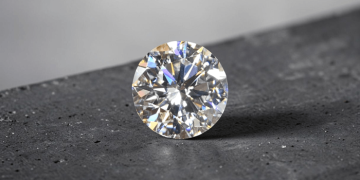 Buying Diamonds: How to Choose a Stone and Check Quality Before Purchase